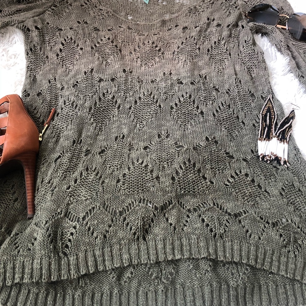 🎉🥂 Ombré Green Sweater 🥂🎉 - Picture 2 of 4